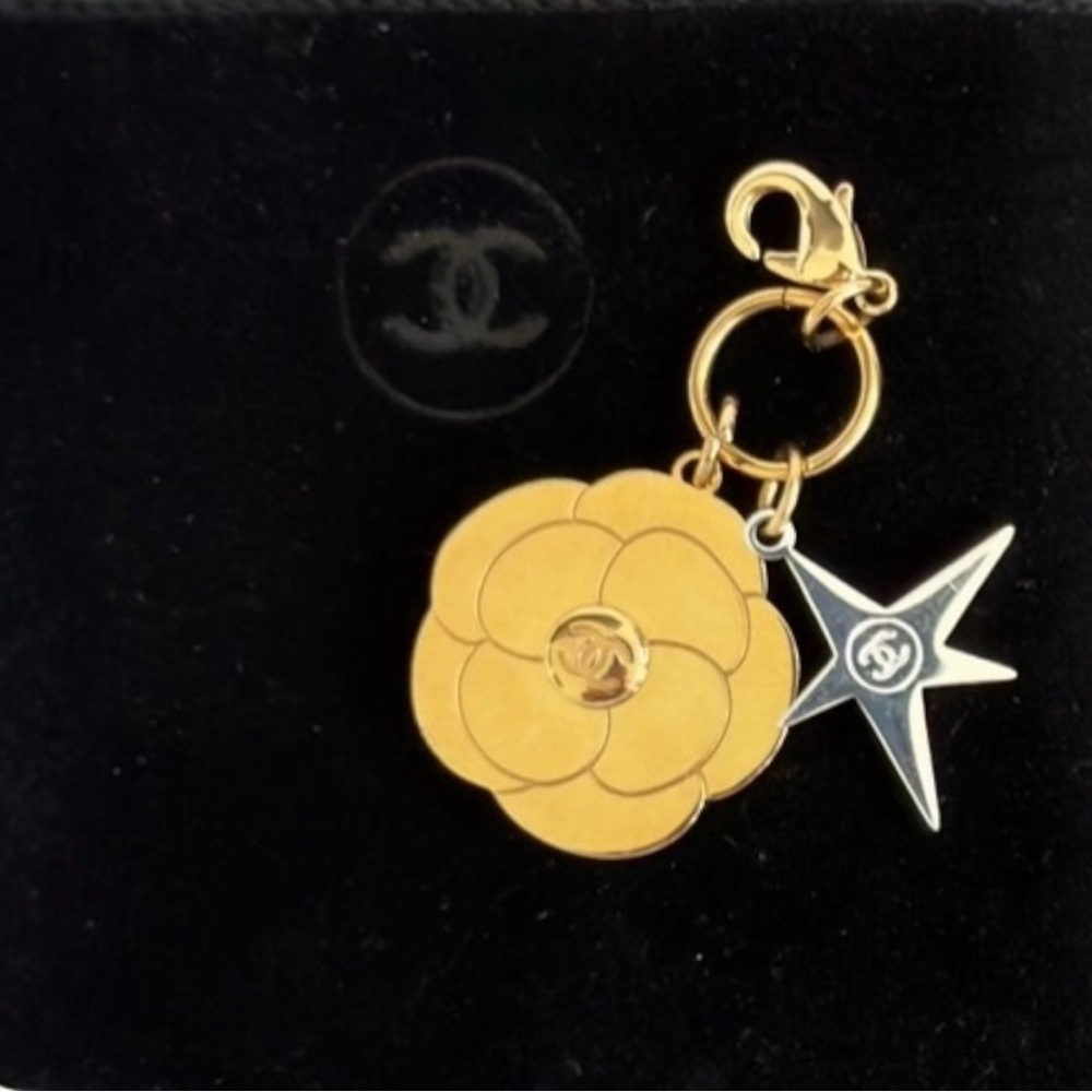 CHANEL Limited Double Facettes Mirror Compact, Nail File, Key Chain Gift Set NEW - Picture 12 of 13